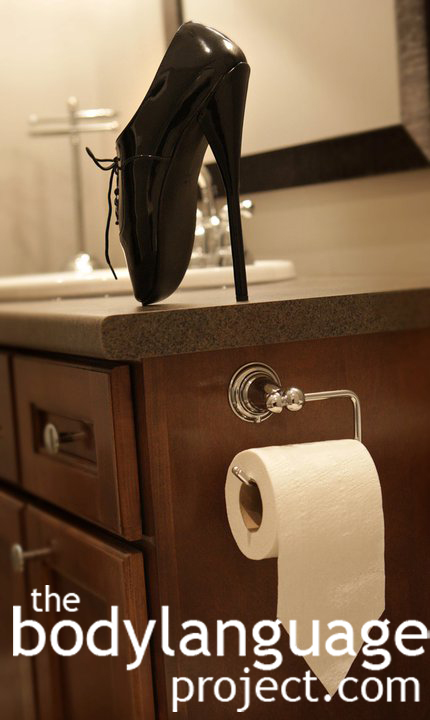 One of the most salient cues shoes possess it their degree of attractiveness and comfort. The researchers say in their paper that these cues were particularly interpretable according to the owner’s personal characteristics.